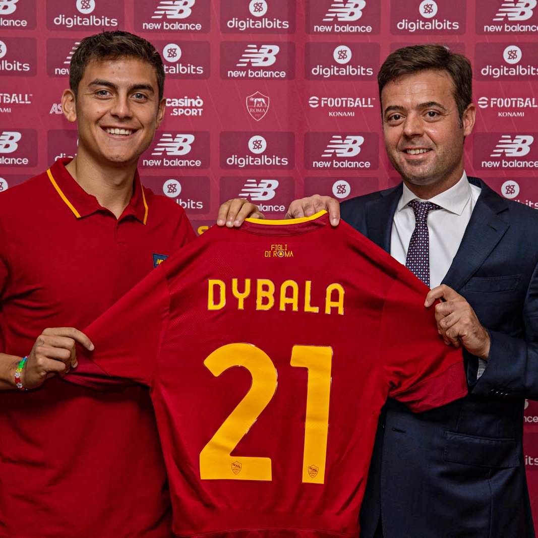 ActuFoot_'s tweet photo. 🚨 Paulo Dybala portera bien le numéro 2️⃣1️⃣ avec l’AS Roma. 💛❤️🐺

📸 @OfficialASRoma https://t.co/gDL5uMfrJv
