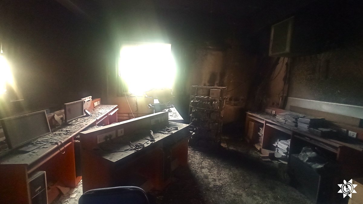mmnitrkl's tweet photo. NIT Rourkela witnessed yet another fire accident after a faulty UPS caught fire in a Computer Laboratory in the Electronics and Communication Engg. Department.
Prof Santanu Kumar Behera, HOD, assured us that everything was brought under control with minimal damage.
#fire #nitrkl https://t.co/ZBmfp6P0fD