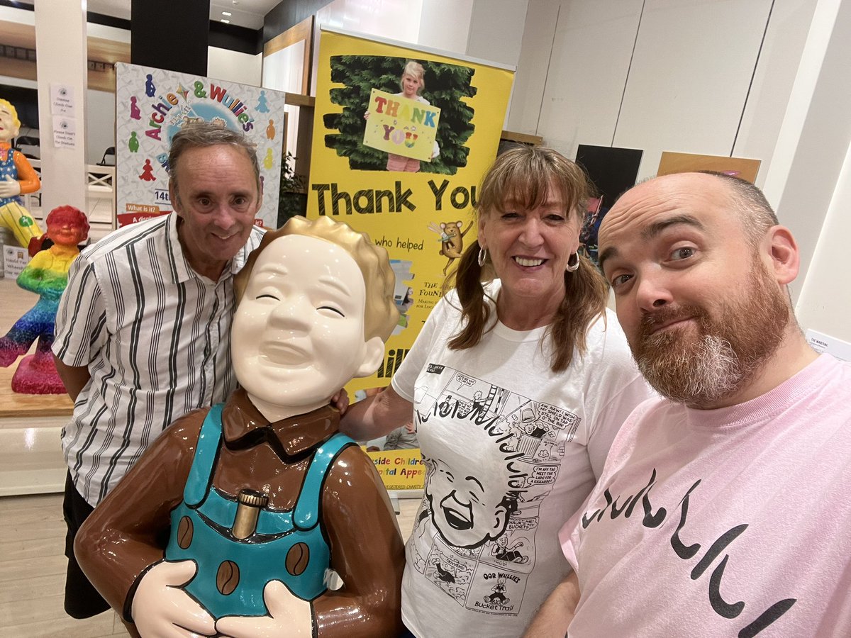 Had a very special visit today from Mary and Ian Wallace who travelled all the way from #Whitburn just to see the statues again. They completed the original 200 trail back in 2019 and created a beautiful book of pictures. “It’s nice to see the boys back together again”