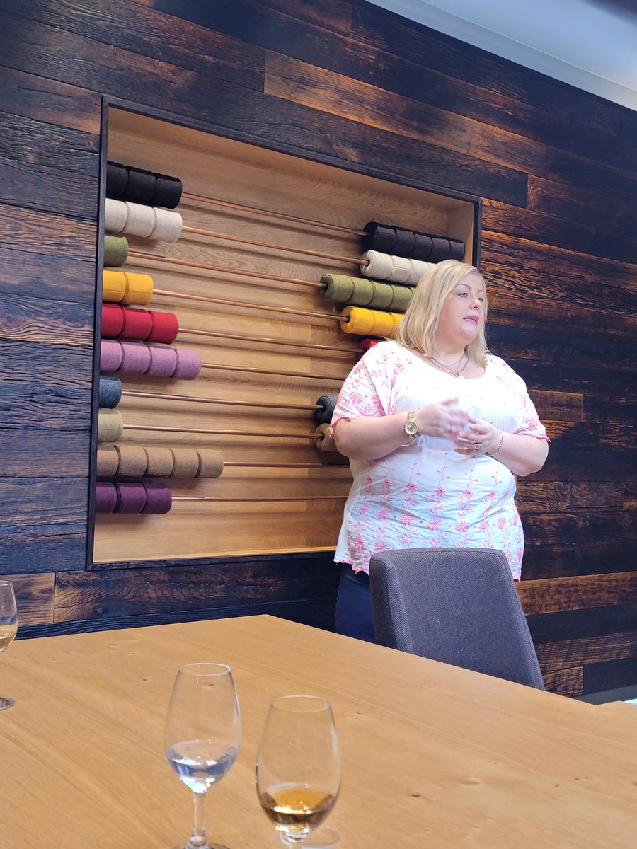 YoungJungling's tweet photo. #Gin #Isleofharrisdistillery great guided tour! Great gin and whisky!! https://t.co/9G9SzB1D4E