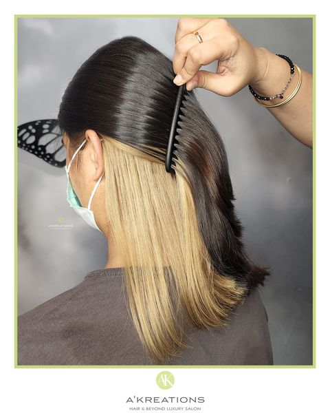 AkreationsPowai's tweet photo. Life imitates art, layer by layer. Strand by strand. Haircolor by Top Stylist Kamna Thakur.

#underneathhaircolor #underhaircolor #hiddenhaircolor #underhairdye #dyedunderlayer #haircolor #colorhairstyles #newhaircolor #mumbaisalon #akreationspowai #akreations #akreationsindia https://t.co/kH09zNHMH1