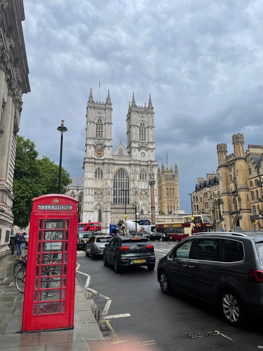 Dimplesmoe's tweet image. The weather is still good, out for a stroll