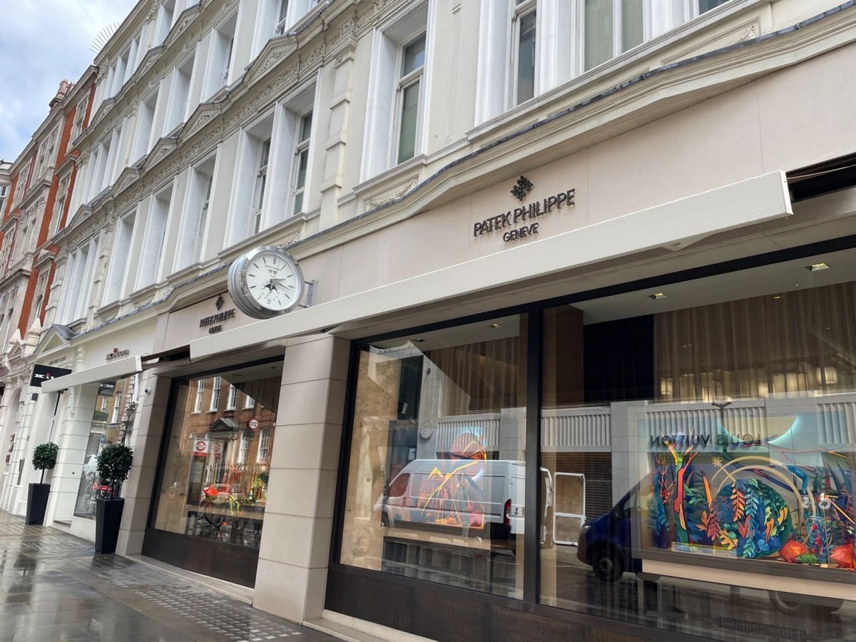 Dimplesmoe's tweet image. The weather is still good, out for a stroll