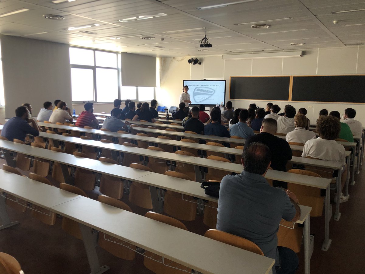 GiacomoRisitano's tweet photo. Seminario “pazzesco” di Pierluigi Zampieri, R&amp;D Vehicle Director @DucatiMotor , al @DipIngUnime di @unimessina!
I ragazzi di “Stretto in Carena” @MotoStudent in prima linea! https://t.co/UbOia3MWBP