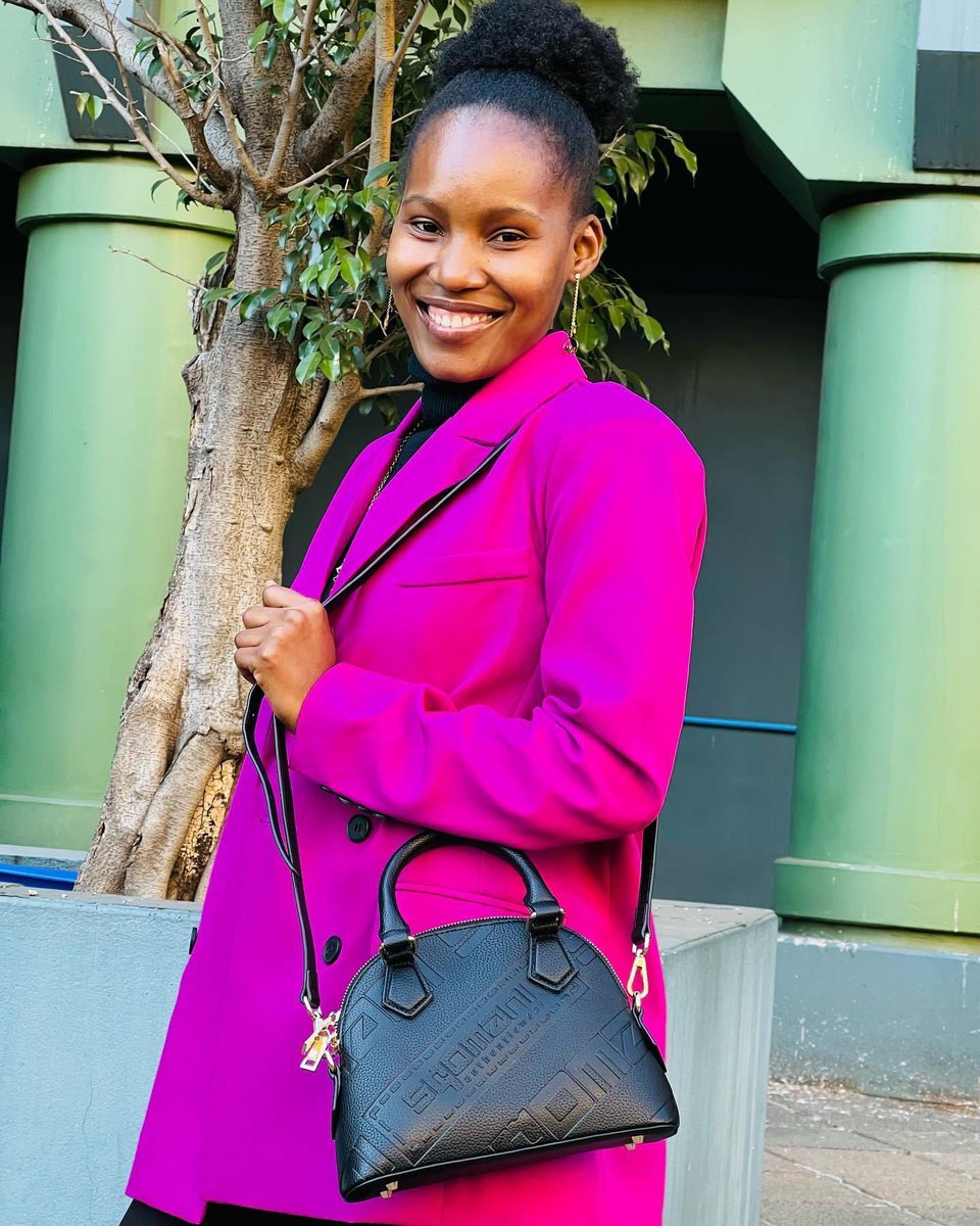 SqomaniWear's tweet photo. We are already in business🙌🏾🔥

SQ Embossed Bag can comfortably hold all your essentials.

Retail Price: R1300 

Available: https://t.co/h9cojbzgdn https://t.co/2dksCxvTo5