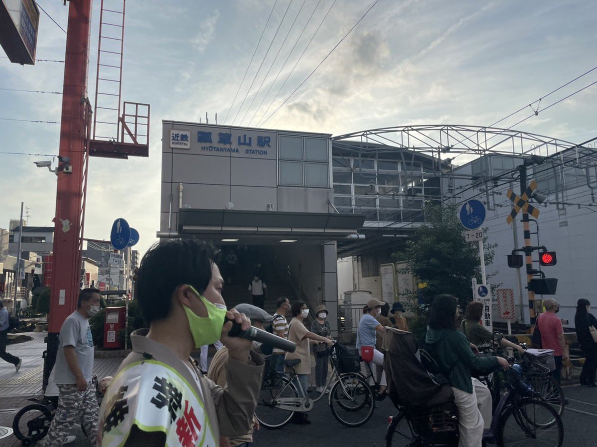 iwatani_r's tweet photo. 本日は瓢箪山駅前にて街頭活動を行いました。
(スタッフ投稿) https://t.co/FkyTIlpWUM
