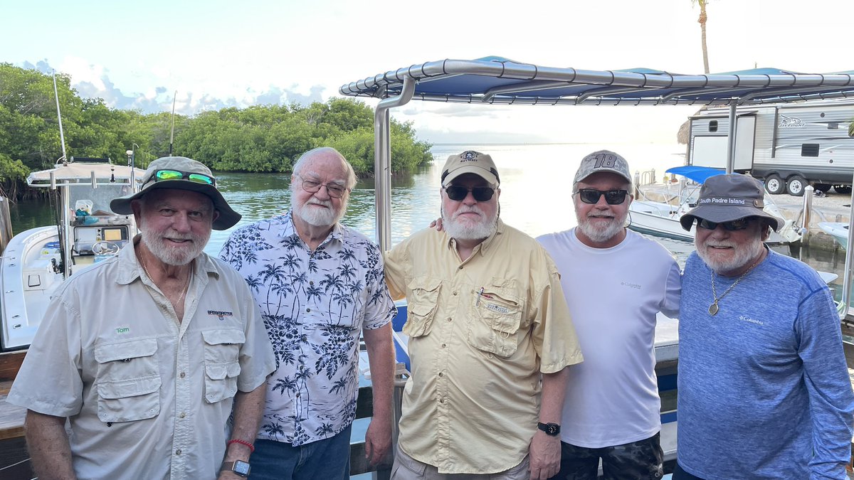 barbiedoll_eyw's tweet photo. #hemingwaydays #keywest #Papas are off the dock shortly https://t.co/X36ZjTqRY6