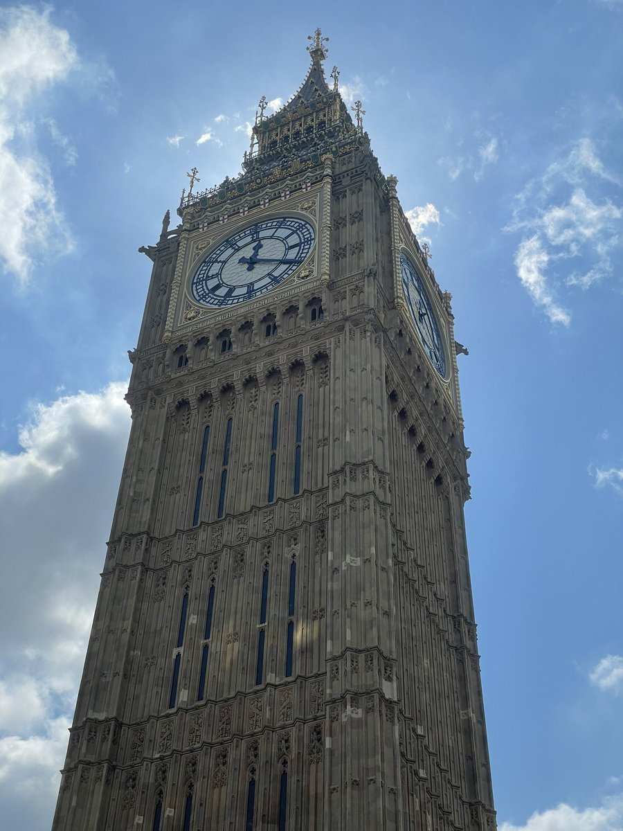 SeanDevStevens's tweet photo. It’s a big clock thing https://t.co/xoXoqnQ7QZ