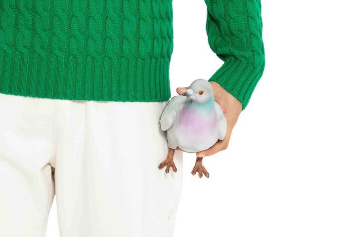 StreetFashion01's tweet photo. JW ANDERSON FW22 “Pigeon” Clutch Bag (2022) https://t.co/6JsJfdjEke