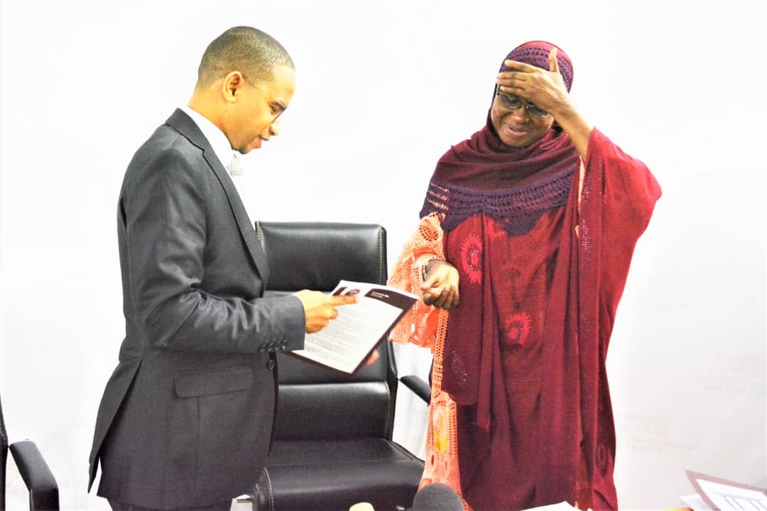 DrJidoud's tweet photo. J’ai lancé ce matin la cérémonie du vernissage du livre « l’histoire de la microfinance au Niger » de Mme Aminata Ba. Ce livre va contribuer à la compréhension de notre paysage microfinancier et son rôle dans la lutte contre la pauvreté. #FISAN #SNFI #FONAP https://t.co/Pbfg2V5TF3