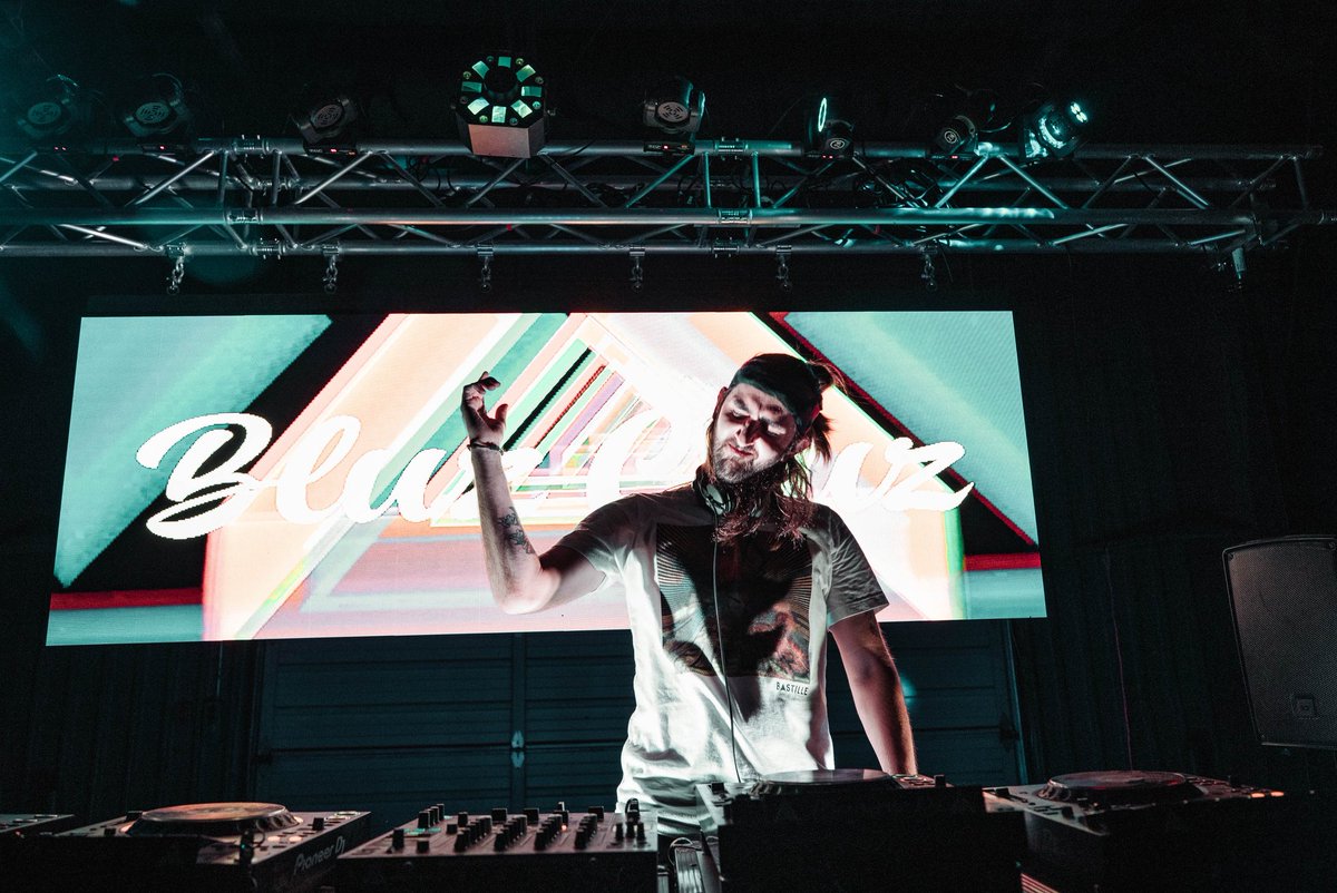Some photos from my set at <a href="/HappyFestivalOK/">Happy_Festival</a> 😄