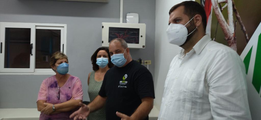 En visita a los cuadros de mando de ambas instituciones, <a href="/ivanzver/">Ivan Zverzhanovski</a>, RRA de <a href="/PNUDCuba/">PNUD Cuba</a>, destacó el avance en la articulación de sistemas de información múltiples y su contribución al proceso de transformación digital, que optimiza la toma de decisiones y la gestión de riesgos.