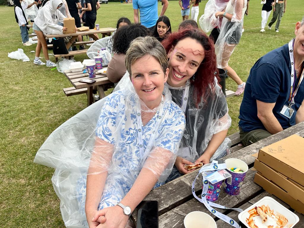 FinhamPark's tweet photo. We have had an amazing time at our 2 day #Finhamfest: rides; activities; @FinhamFilm festival; DJ (with dry ice); live band; inflatables; candy floss; ice cream; food vans... from blistering heat to cooling rain! What a fantastic end to the year! #timeofourlives https://t.co/36FlZn44xf