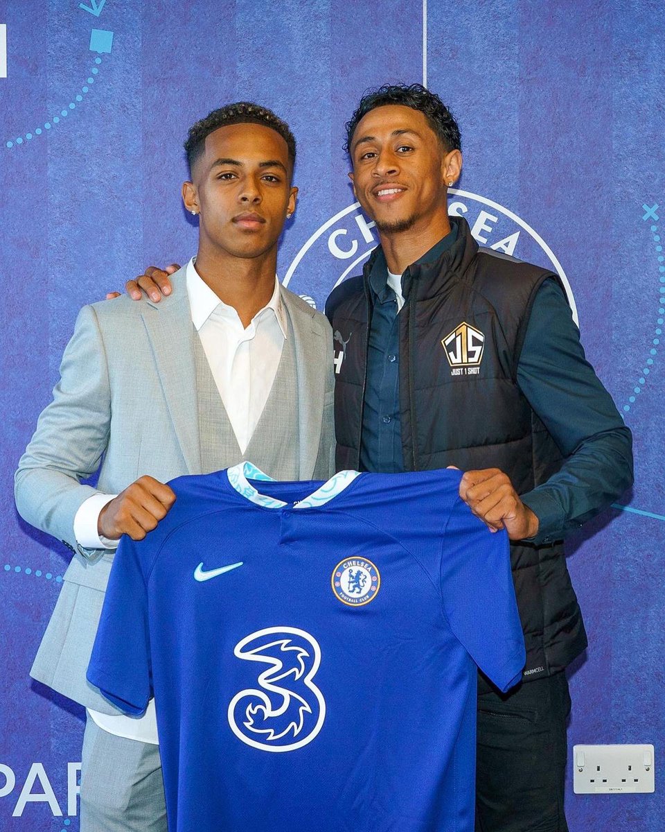 What’s understood, doesn’t need to be explained. Ready to work ! 🔵💙