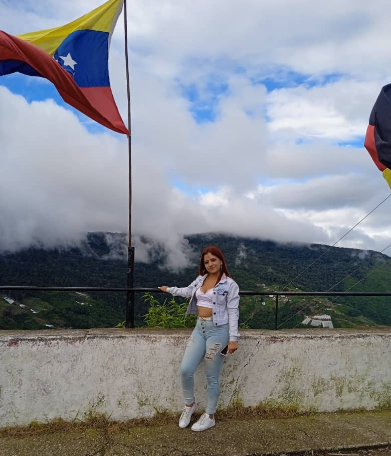 IngrelySaray's tweet photo. Hola quién está activo? Vendo contenido Hot😈 https://t.co/E76fLOFn4P