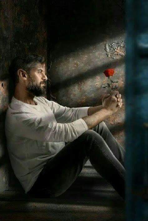 عورت کبھی بھی مرد شناس نہیں رہی..!!! 
اُس نے ہمیشہ منافق، مکار، اور جھوٹے مرد سے دھوکہ کھا کر مخلص مرد کو دھوکہ دے کر اپنا انتقام لیا...😔
جناب جون
عاشی...🖤