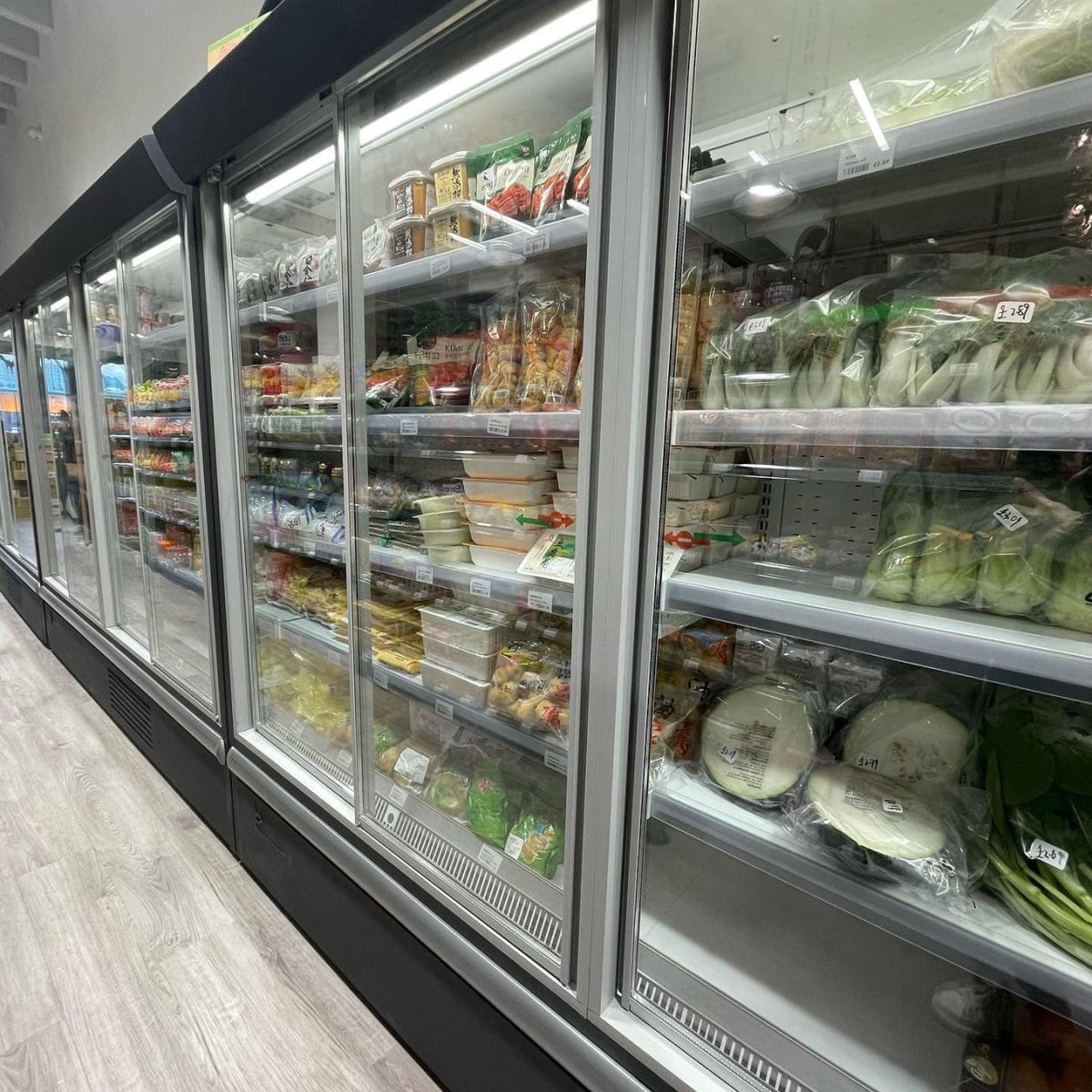 Dimplesmoe's tweet image. Get some stuff from the supermarket for the evening meal lol