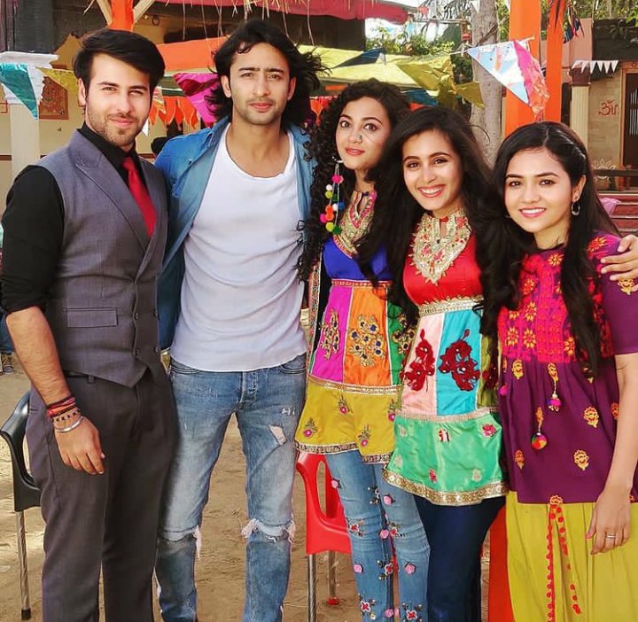 ishaloveshaheer's tweet photo. Aww Plz come Back and I miss you soooo much guys 😐😐😐
My favorite person's and my favorite drama Amazing acting and fantastic journey

@Shaheer_S @ritvikarora_sk @rhea_shrm @KaveriPriyam 

#YRHPK #Yerishtyhainpyaarke 
#shaheersheikh #ShaheerAsAbir #kuhukunal #mishti https://t.co/6izI5JzRII