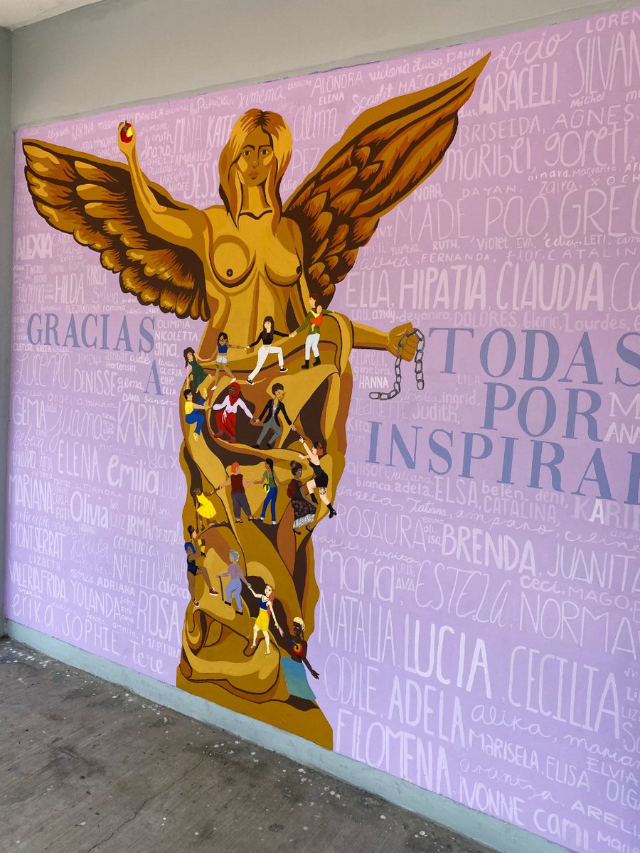 UAQmx's tweet photo. Las alumnas de la Facultad de Bellas Artes realizaron este mural colectivo inspirado en el 8M para dejar una huella permanente que recuerde el esfuerzo y lucha de las mujeres. 💟

Los nombres que se pueden apreciar en el fondo son de mujeres que inspiran ✨

#IdentidadUAQ 👭 https://t.co/cfo5rxJkj7