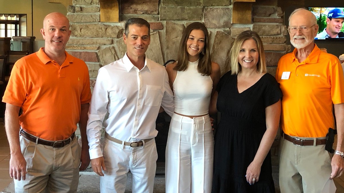 tennalum's tweet photo. Our St. Louis alumni chapter awarded a scholarship to #NewVol Ellie McManus ('26)!

Get involved with Vols near you at https://t.co/3k43zozp60 https://t.co/YI9dxA2kAx