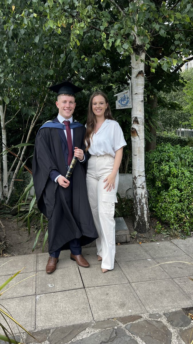 Absolutely smashed it, I’m so proud of everyone. 
Extremely happy to also be graduating with a first class BA Hons degree in Broadcast Journalism 👩‍🎓
<a href="/salfordunipr/">@salfordunipr</a> <a href="/UoSJournalism/">Salford Journalism</a> <a href="/SalfordUni/">University of Salford</a>