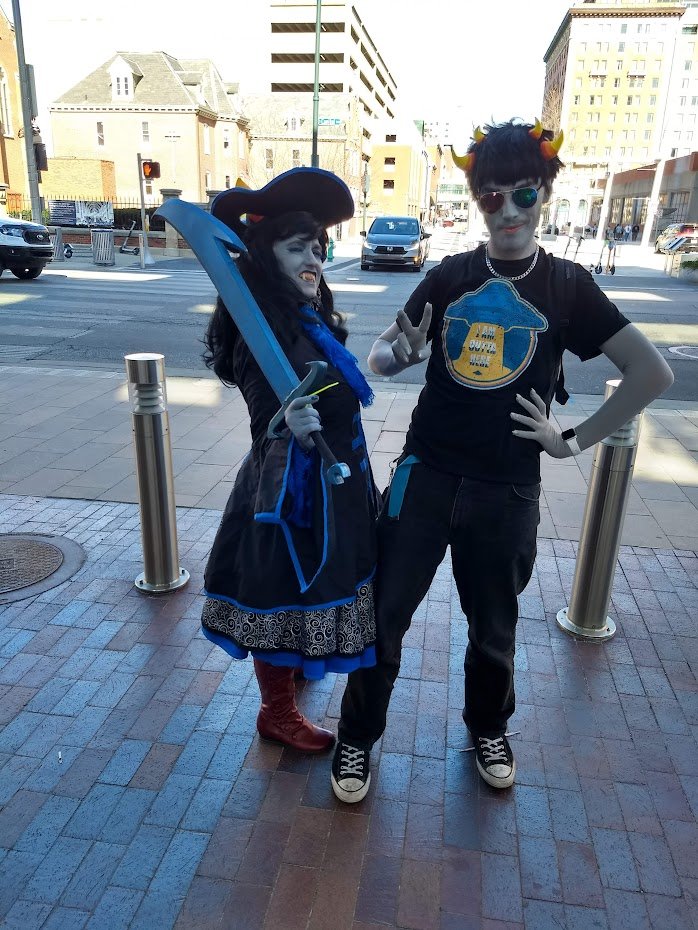 alternian_s's tweet photo. Sollux at Indy Comic Con, working the 2s for #home22tuck https://t.co/F09tgwHfif