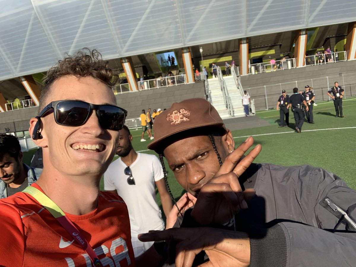 Got a picture with a fan the other day <a href="/trvisXX/">TRAVIS SCOTT</a>