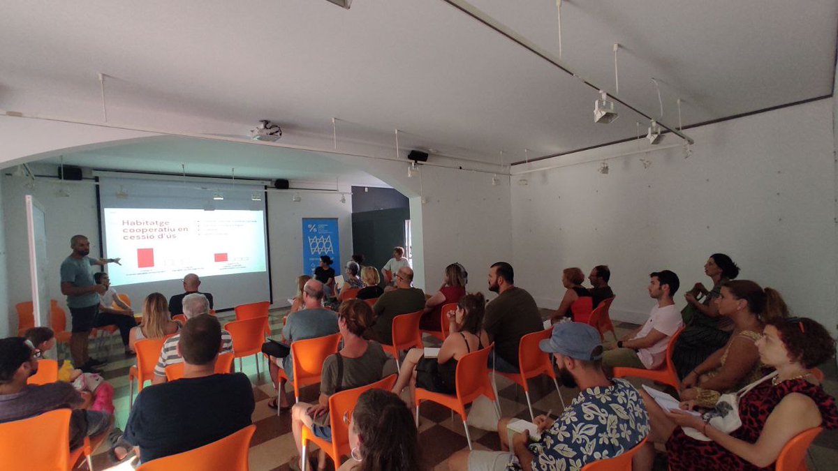 AteneuBNord's tweet photo. Avui som a Tiana amb @caliuHab, @ladinamo_ i @coopmaresme 

🏡 Parlem i informem sobre el model d'#HabitatgeCooperatiu en cessió d'ús, perquè hi ha altres models de convivència més socials i solidaris. https://t.co/4VXf5wHZU0