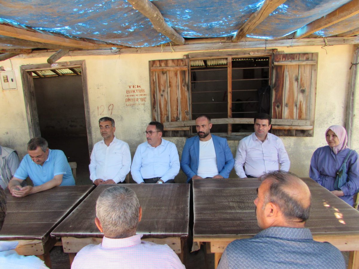 AvYusufbilgili's tweet photo. 📍 Yenikuyu Yaylası

Milletvekilimiz Sn. @abdullahdogru01 ile Yenikuyu Yaylasında  muhtarlarımız ve vatandaşlarımız ile bir araya geldik. 

Halk ozanımız Hacı Karakılçık'a hediyesi için teşekkür ederiz. https://t.co/XfLBQGKZ7X