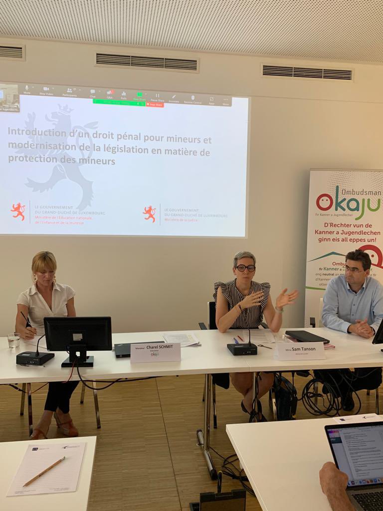okaju_lu's tweet photo. Nous sommes très https://t.co/plioAimaKN que Madame la ministre de la Justice, @SamTanson, ait pris le temps de nous présenter le projet de loi de nouveau droit pénal des mineurs dans le cadre de la réforme de la protection de la jeunesse («  paquet mineur ») #SuSe22 @okaju_lu https://t.co/tkTIyt1DJv