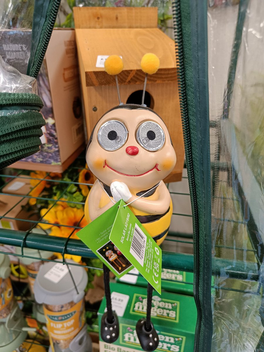 sedenator's tweet photo. I thought garden ornaments meant to be cute and not eat your soul? 

#gardenbee #haunted https://t.co/orqL2QRDET