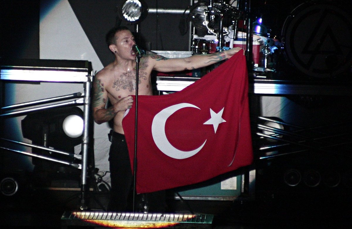 5 yıl önce bugün: Chester Bennington aramızdan ayrıldı.

Favori Linkin Park şarkınız hangisi?