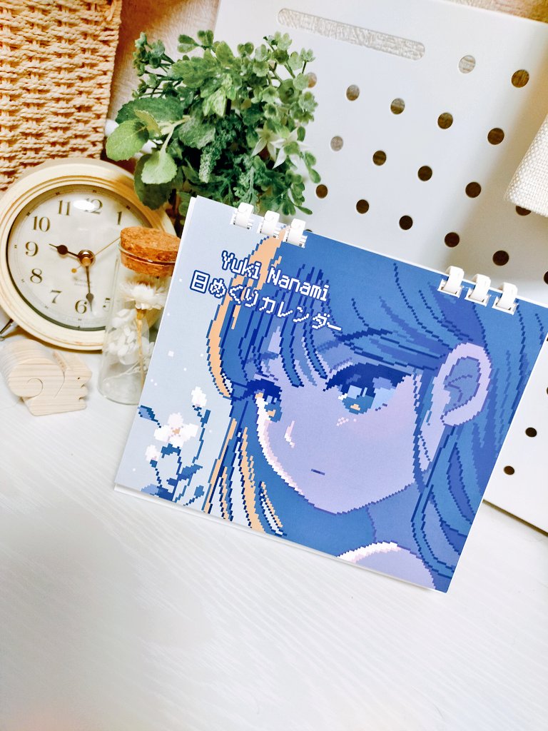 yuki77mi's tweet photo. ヴィレヴァンコラボ、どのグッズもとても良い出来なんだけど日めくりカレンダーが特にお気に入り！
過去作品たくさん見れるし加筆修正もしてがんばったので是非手にとってほしいなぁ😌 https://t.co/rWAGhOn3Aj