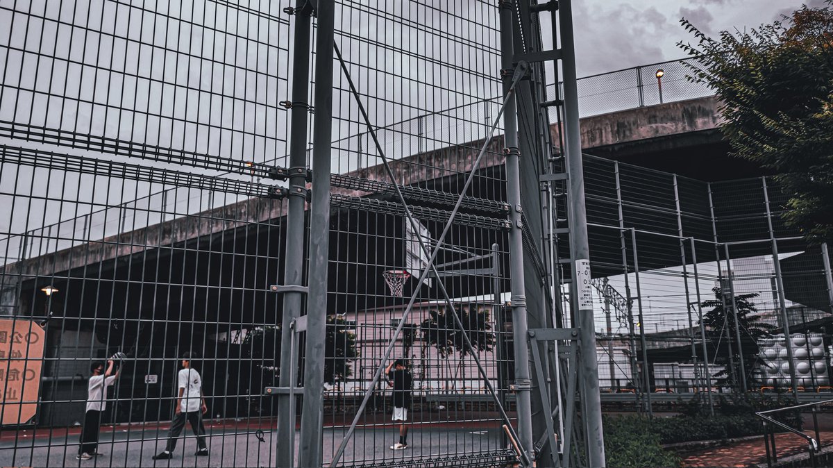 kelvintetsuya's tweet photo. Just a tad of walk away from Itayado. I found this basketball court. Nice place to chill and practice.
#mobilephotography
#japanphotography
#randomsnap
#streetphotography
#japanstreet
#kobecity
#板宿駅 https://t.co/Jujadz35HA