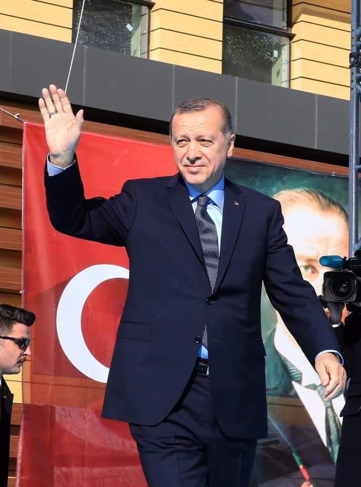 2023'te oyumuz Recep Tayyip Erdoğan'a diyen kaç kişiyiz? 
#VatanBenimOyBenim 🇹🇷