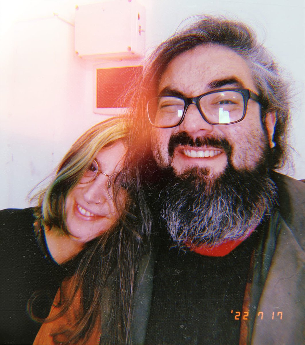 emedebe's tweet photo. Por poner un ejemplo, twitter me dio la amistad hermosa de @Gret_M así que feliz día para vos y para todxs lxs que nos conocemos de acá. https://t.co/fKJgKGOcig
