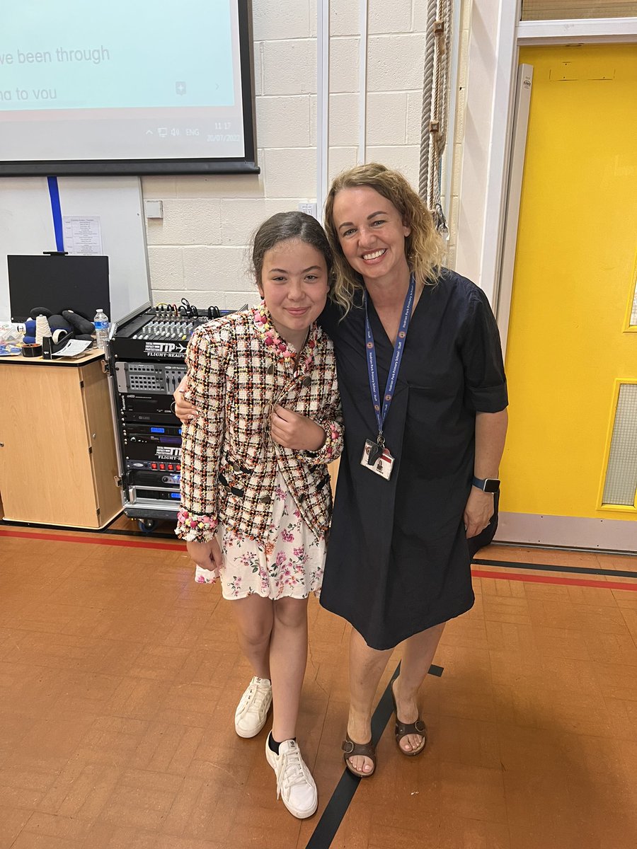 infinitystoves's tweet image. The end of a huge chapter for amelia, first school has helped ypu grow into the most amazing person! On to high school baby girl. 
Hadrian park has been an amazing journey.@Hadrian_Park thank you all so much