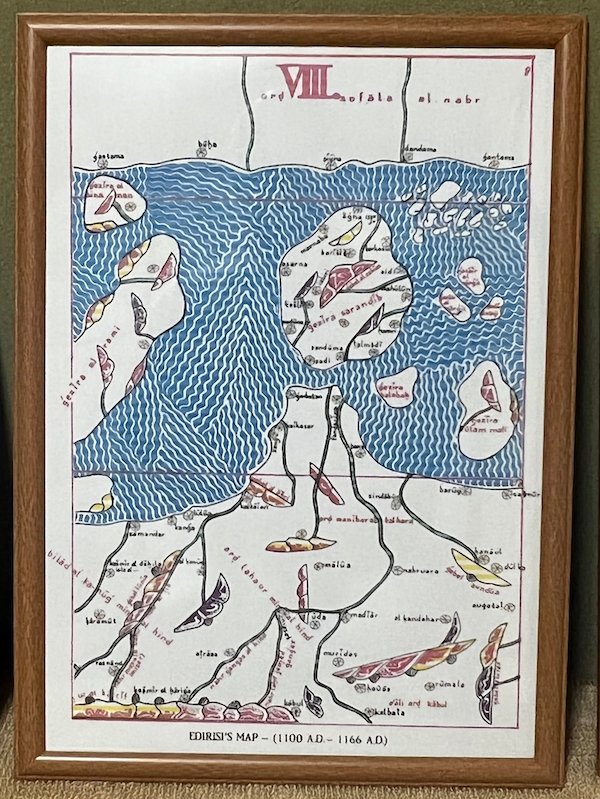 kareikarai's tweet image. 02-EDIRISI&apos;S MAP-(1100 A.D.-1166 A.D.)
#SriLanka #SriLankaOldMap #AncientMap #SriLankanAncientMap #スリランカ #スリランカの地図 #スリランカの古地図