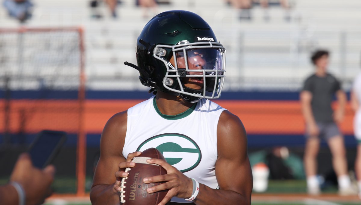 Glenbard West @HitterFootball 2023 WR recruit @tai_korey made a recent visit to North Dakota and came back with an offer from the Fighting Hawks more details here bit.ly/3AZKZrb