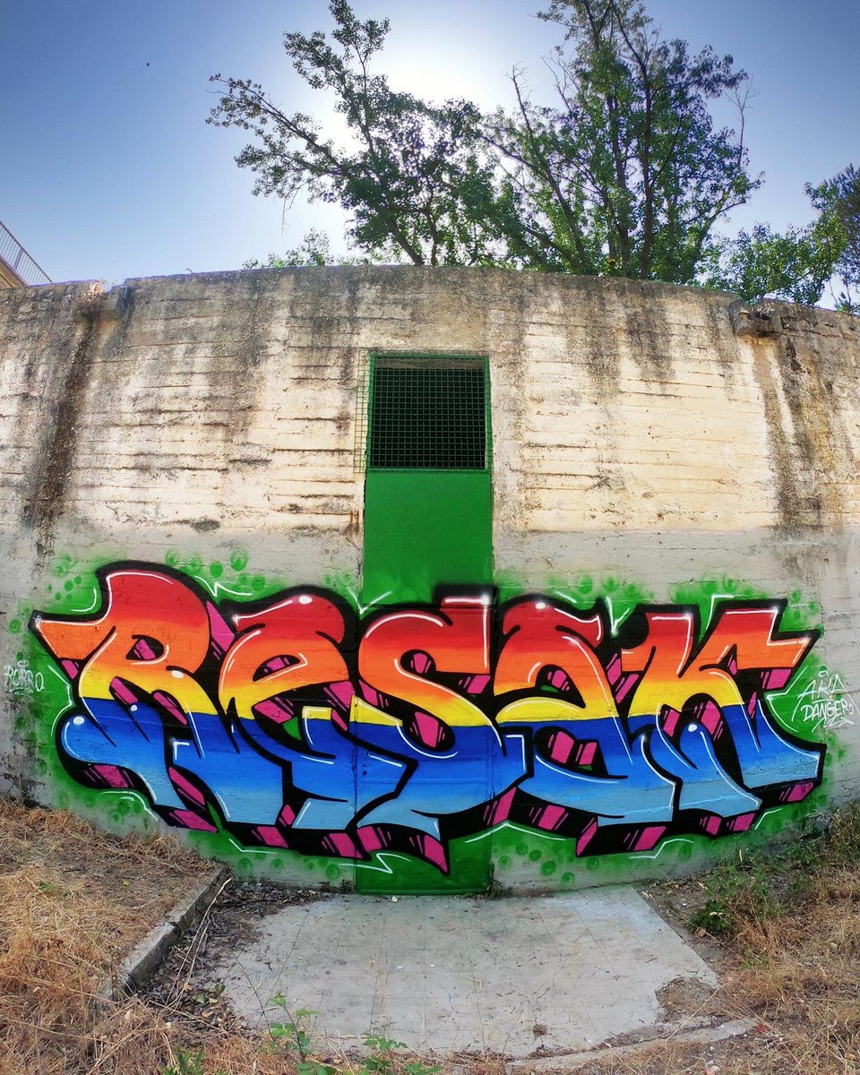ResaksGraffiti's tweet photo. 🔥 Testing NEW HIGH PRESSURE SPRAY of Aka Colors 🔥 #graff #graffiti #graffitiart #spray #spraypaint #art #streetart #urbanart #grafiti #resak https://t.co/QsODf5Ph2v