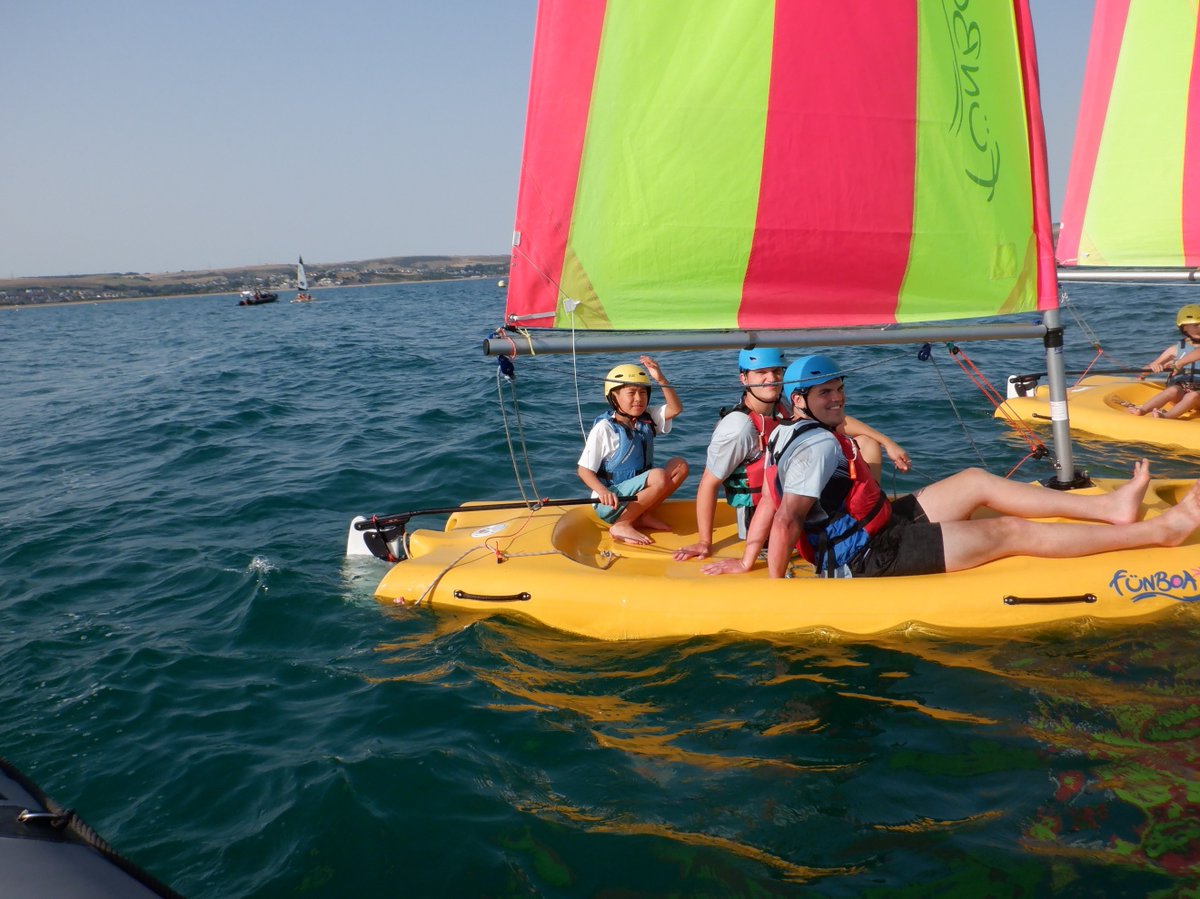 SherborneInter's tweet photo. Whilst the UK experienced a heatwave this week, students took to the sea to keep cool - here they are sailing in Weymouth Marina!
#sherborneinternational #studyabroad #summerschools https://t.co/P9wjNO7FHl