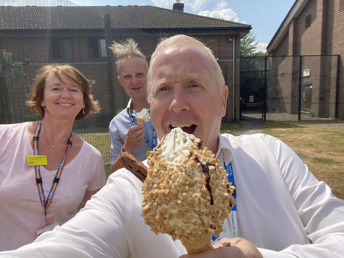 Beating the heat in Specialist Services, security have turned into Ice cream personnel, ice lollies &amp;🍦 for all patients &amp; staff 👏👍👌🌞@BEHMHTNHS @drmandaluke <a href="/nataliefox123/">Natalie Fox</a> @kandola8 <a href="/TileyHill/">Sarah Tiley-hill</a> <a href="/ClareSc78348774/">Clare Scott</a> <a href="/ScottDonley69/">Scott Donley</a>