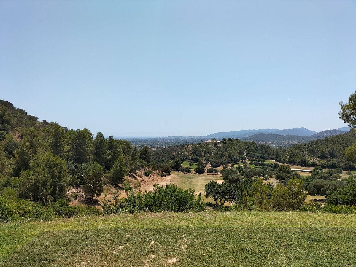 eamonn_greene's tweet photo. 18th hole as Termes golf club in Soller, hard work in this heat, usual round of good, bad and really bad 😁great fun though 👍 https://t.co/itFp0td9ST