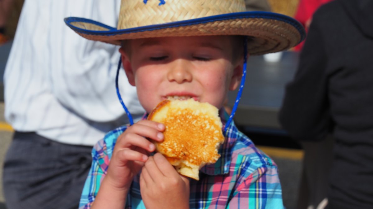 Every year, Red Deer hosts community events to get ready for Westerner Days. We can't wait to celebrate Central Alberta's Largest Summer Celebration with you! 

Head to westernerdays.ca/whats-on/commu… for a list of all community events this week. 🥞