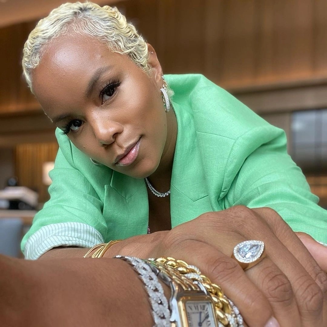 SynergiSalon's tweet photo. Who's crushing on this too on this Synergi's Woman Crush Wednesday? 

We are crushing on @letoyaluckett with this blonde and beautiful #cutlife + color style!

Thanks for the hair inspo @letoyaluckett
&amp; @thecutlife

✂️ styled by @thastylist18
MUA @colordujour

 #shorthair #curls https://t.co/nOIwjXiKdo