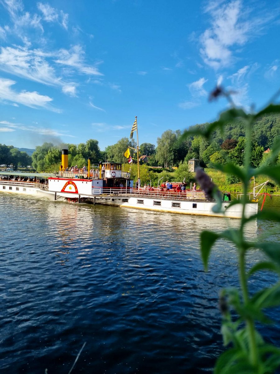 HannMuenden's tweet photo. Raddampfer Kaiser Wilhelm - heutige Fahrt von #HannMünden nach #Hameln. 

Ein Video von der Abfahrt findet Ihr hier: https://t.co/cm0wLGCmLf

#ErlebnisregionHannMünden #RaddampferKaiserWilhelm #Raddampfer #Weser #Schifffahrt #Schiff https://t.co/zNKx2kIMWp