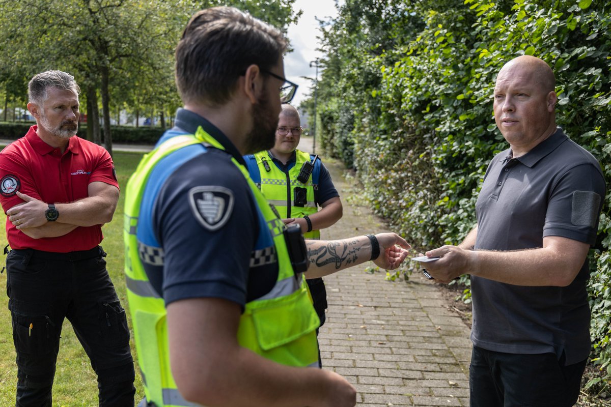 Procentrum organiseert boa-dag: “De boa gaat steeds meer naast de politie staan”
politienieuws.com/2022/07/20/pro… <a href="/PROCentrumNL/">PROCentrum</a> <a href="/Politie/">Politie Nederland</a> <a href="/ministerieJenV/">Ministerie van Justitie en Veiligheid</a>  <a href="/Noventas1/">Noventas</a> <a href="/HeldenOnbekend/">Onbekende Helden</a> <a href="/Politiebond/">Politievakbond ACP</a>  #politie #politienederland #noventas #boa #onbekendehelden