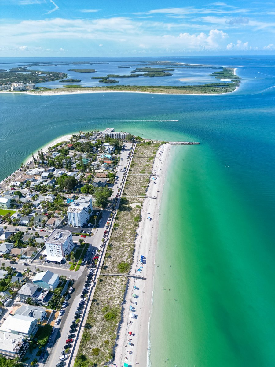VisitSPC's tweet photo. Good morning from high above America's Best Beaches! ☀️🌴🚁 #PassAGrille #Florida https://t.co/ektwRzmnKx