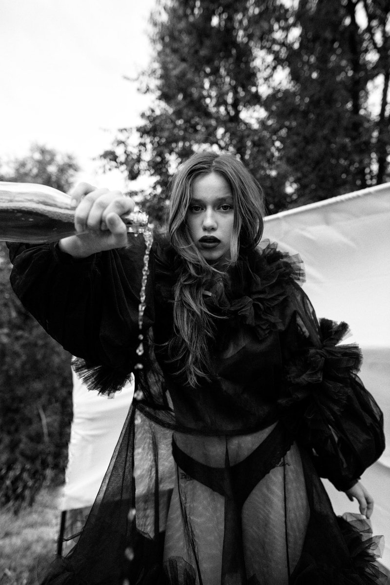 _cuentafanEvaB's tweet photo. Evabbbbb x @VEINmagazine 

https://t.co/kAFZppEkHt https://t.co/QaTeVwcyM6