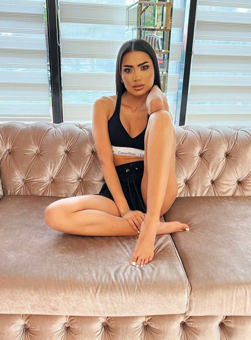 White toenails and caramel skin 🤤🤤  #beautiful #goodmorning #MorningSeex https://t.co/VoyOllzM68<a href="/tag/beautiful"class="tags">#beautiful</a><a href="/tag/goodmorning"class="tags"><span>#goodmorning</span></a><a href="/tag/morningseex"class="tags"><span>#morningseex</span></a>
